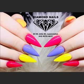 Diamond Nails Launceston đang cần tuyển thợ bột, SNS và chân tay 
